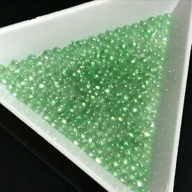 ガラス玉 約2.5mm玉 エメラルド ガラスの粒 レジン オーロラ クリア 緑 グリーン 約5g ハンドメイド
