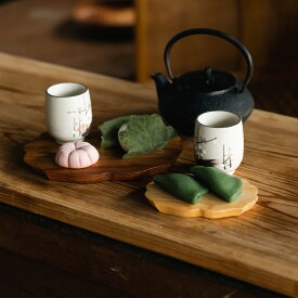 木草舎 木製 皿 和菓子 小皿 花形 14cm フローラトレー Mサイズ 日本製 ヒノキ スギ 食器 器 お皿 トレイ お盆 天然木 銘々皿 菓子皿 デザートプレート 桧 杉 国産 おしゃれ かわいい 誕生日 ギフト 結婚祝い 新居祝い プレゼント ラッピング ネコポス対応