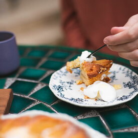 スタジオエム オードリー 15.5cm プレート 平皿 STUDIO M スタジオm 155プレート かわいい ケーキ皿 マルミツポテリ 花柄 花 白 ホワイト 食器 器 磁器 皿 お皿 取り皿 国産 日本製 おしゃれ シンプル 誕生日 ギフト 結婚祝い 新居祝い プレゼント ラッピング 宅配便指定