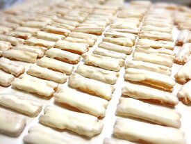 【揚げおかき 塩ホワイトショコラ】期間限定　ベルギーチョコレートと揚げ塩おかきの甘さと塩味の絶妙なハーモニー。スイーツおかき　バレンタイン