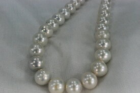 淡水　真珠　　13−15mm　　ポテト　　ネックレス　　ホワイト