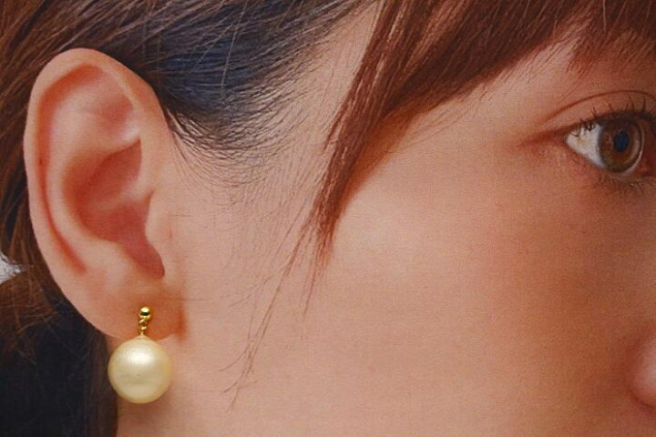 楽天市場】南洋白蝶真珠パールピアス 13mm クリームカラー K18製  