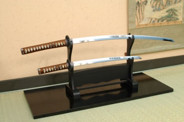 楽天市場】日本刀 模造刀 濃金茶セット（大刀・小刀・二本掛台セット 