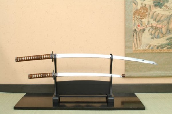 楽天市場日本刀 模造刀 濃金茶セット大刀・小刀・二本掛台セット