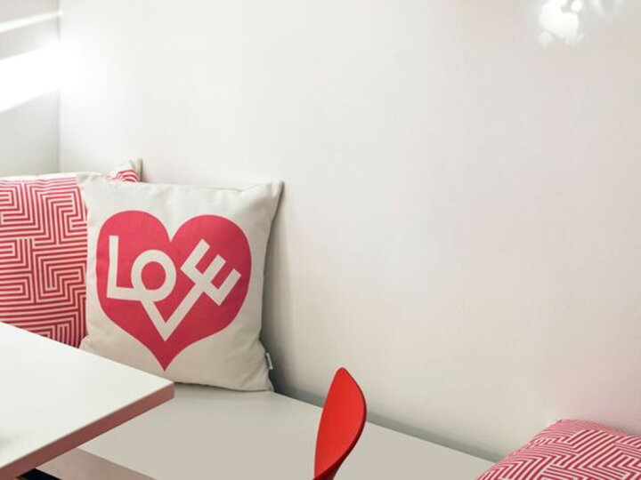 楽天市場】Vitra ヴィトラ Graphic Print Pillows Eyes Love Heart 