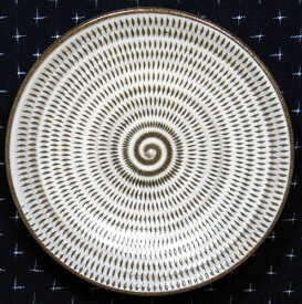 和食器　福岡県伝統工芸品小石原焼　【蔵人窯】手作り　皿　飛びかんな（14cm）