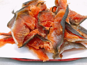 鮭スライス 200g(100g-2袋) 北海道産 鮭 さけ 鮭とば 鮭トバ 燻製 おつまみ つまみ 酒の肴 日本酒 ビールのおつまみ 乾物 珍味 宅飲み 送料無料 ネコポス