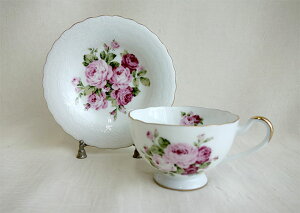 【3,980円(税込)以上お買上げで送料無料】【即納可!!】新入荷しました♪日本製 レリーフカップ&ソーサー アニバーサリーローズ コーヒーカップ ティーカップ 洋食器 テーブルウェア 薔薇