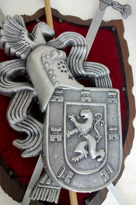 6479円 受注生産品 新入荷しました スペイン製 アンティーク調 ヘラルドリィ 壁掛け中世の騎士紋章と剣