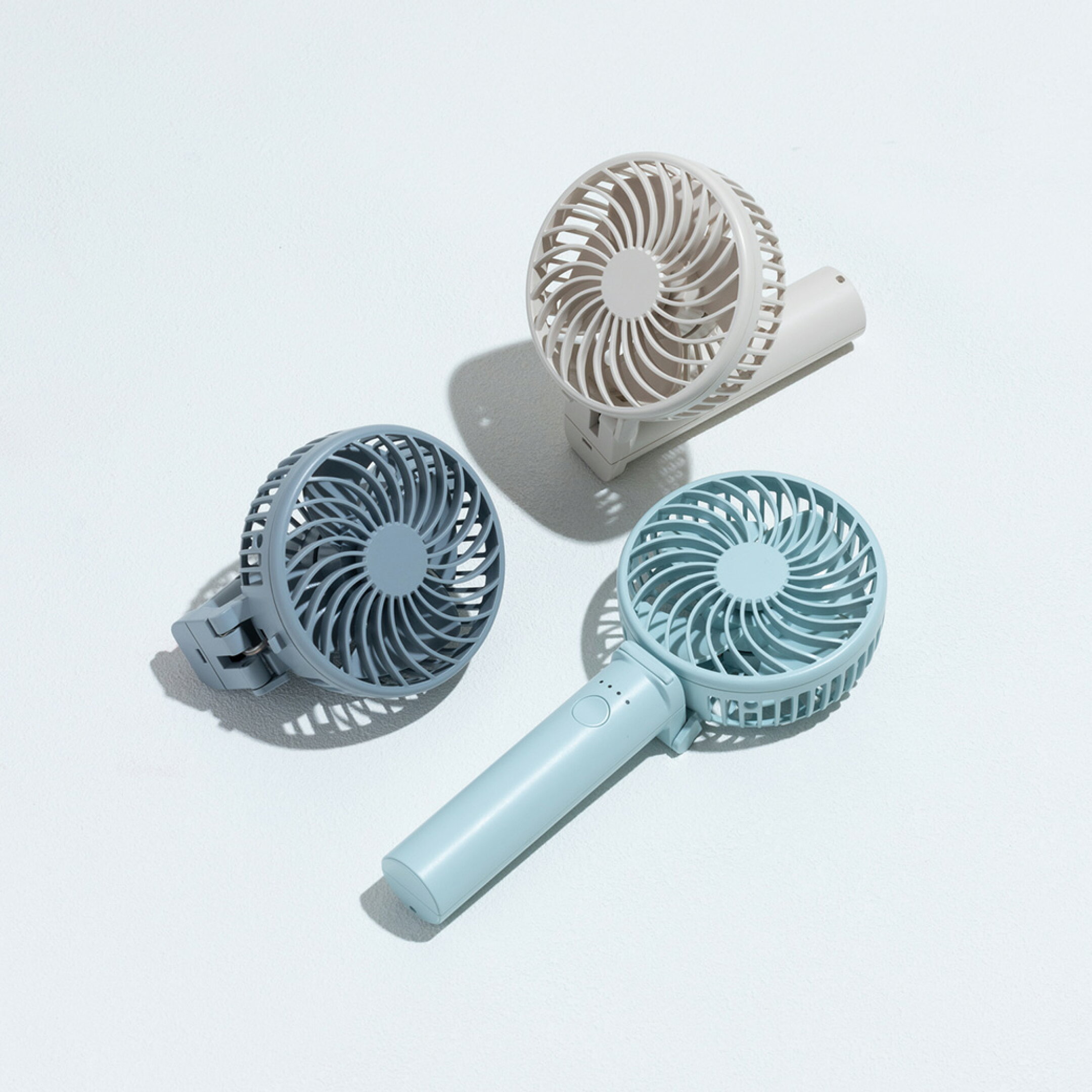 3WAYで使えるマルチハンディファン