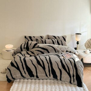 yViZ[ zzcJo[Zbg H~ zF [u  tFCNt@[  g VO _u NC[ ӂӂ tl 3_Zbg 4_Zbg |zcJo[ t