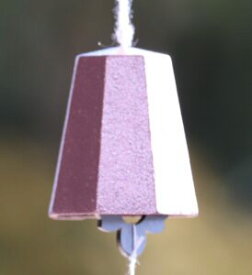 風鈴 八角 パールピンク 高岡鉄器 鉄 鈴 おしゃれ オシャレ かわいい 可愛い 音色 の 良い 風鈴 いい音 音 美しい音色 癒し 伝統工芸 鉄 ギフト 贈り物 プレゼント 涼 涼しい 清涼 リラックス 癒しグッズ 癒し インテリア雑貨 インテリア 日本製 国産 お土産