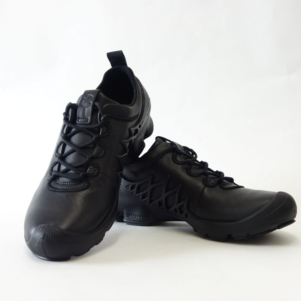 エコー ECCO BIOM AEX Mens LOW Hydromax ブラック 802834（メンズ）天然皮革 アウトドア ウォーキング シューズ  スニーカー | 靴のシナガワ