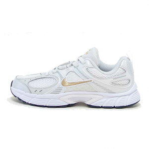 NIKE �i�C�L HQ6412 104 V5 RNR PS �z���C�g/���^���b�N�S�[���h �i�L�b�Y�V���[�Y�j �����j���O �X�j�[�J�[�u�C�v