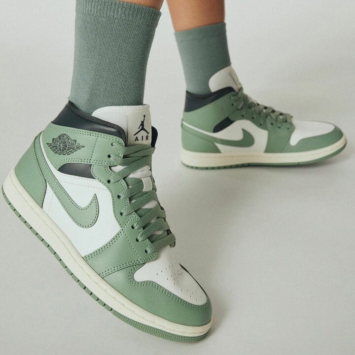楽天市場】ナイキ エア ジョーダン 1 ミッド NIKE W AIR JORDAN 1 MID 
