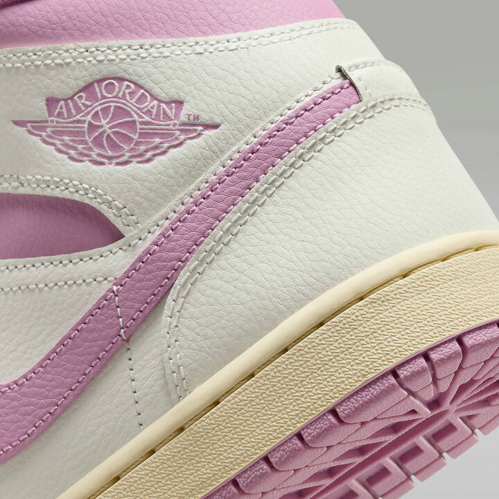 楽天市場】ナイキ エア ジョーダン 1 ミッド NIKE W AIR JORDAN 1 MID 