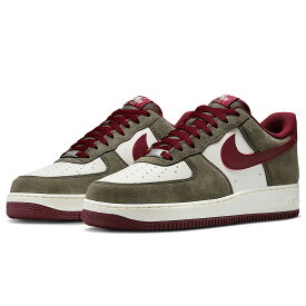ナイキ エア フォース 1 ‘07 LV8 NIKE AIR FORCE 1 ‘07 LV8 カーゴカーキ/ペールアイボリー/ダークチームレッド FQ8714-302