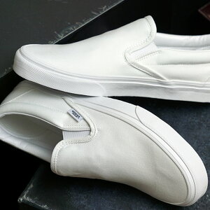 �y�ő�100%�|�C���g�o�b�N�zVANS ���@���Y �X�j�[�J�[ �N���V�b�N �X���b�v�I�� CLASSIC SLIP-ON [VN000EYEW00 FW21] �����Y�E���f�B�[�X �o���Y ��� �X���b�|�� TRUE WHITE �z���C�g�n ���K�戵�X