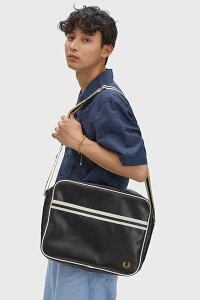 �y�ő�100%�|�C���g�o�b�N�zFRED PERRY �t���b�h�y���[ �N���V�b�N�V�����_�[�o�b�O [L8257-D57 FW24]�@�t���b�h�E�y���[ FREDPERRY 14.5L CLASSIC SHOULDER BAG �����Y�E���f�B�[�X �� TPU BLACK/ECRU ���K�戵�X