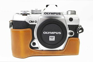 SIUTATDSH �J�����P�[�X PU���U�[ �K�p Olympus �I�����p�X OM-D E-M5III E-M5 Mark III �P�[�X �J�����z���_�[�A�ϐk�E�ϏՌ��E�֌g�E�O�r�ݒu�ł��A�d�r�����ł��B (�u���E��)
