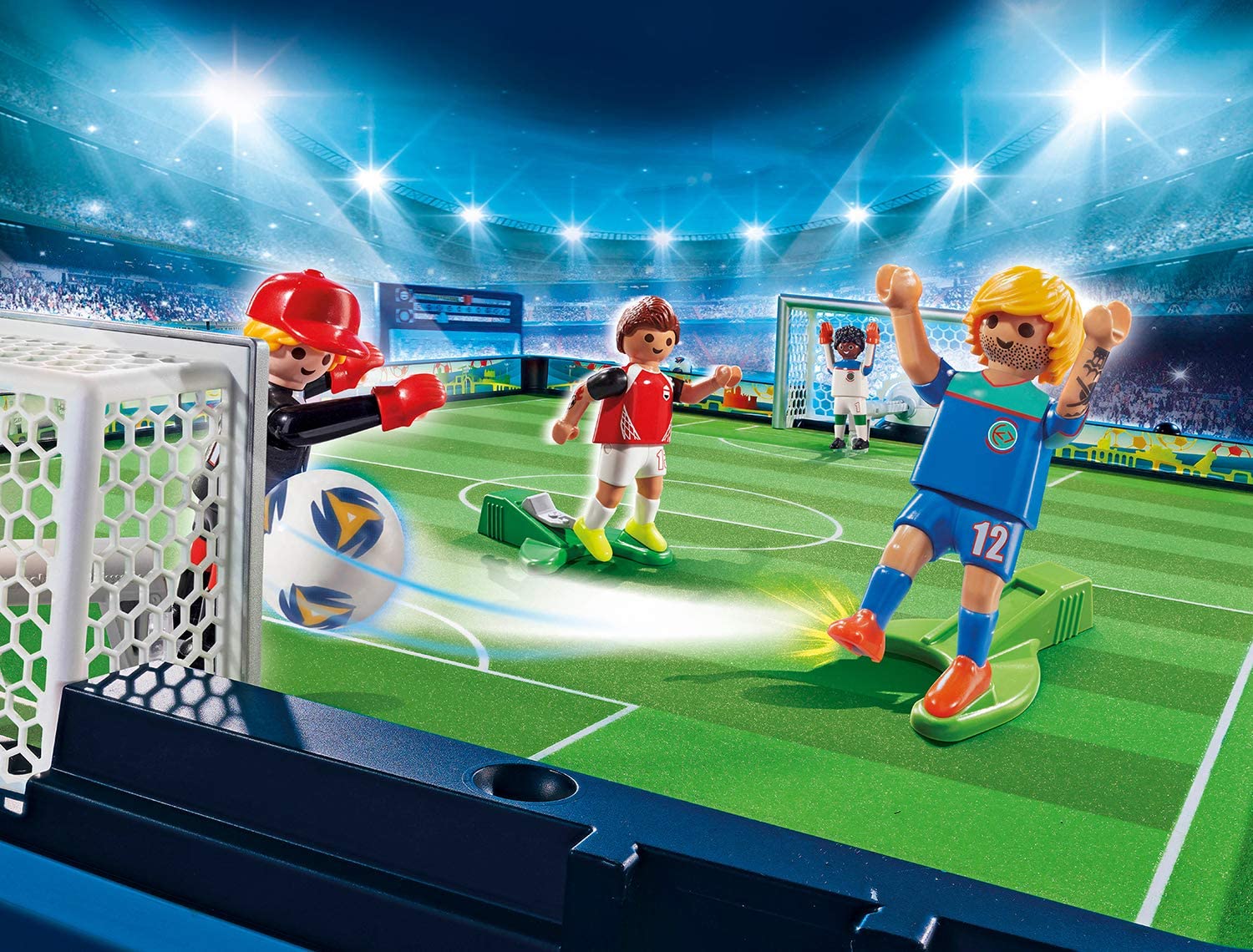 無料ラッピングでプレゼントや贈り物にも 逆輸入並行輸入送料込 プレイモービル 即出荷 ブロック 組み立て 知育玩具 ドイツ 送料無料 Playmobil Sports Action Arena Soccer Aged For Children Smartphone Take 5 プレイモービル Includes Along Holder