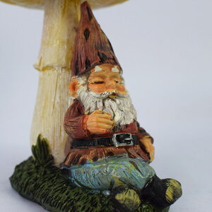 「10%OFFクーポン配布中」きのこのソーラーライト ステーク付き樹脂キノコソーラーライト LEDキノコガーデンステークライト 庭、花壇、墓、通路用の防水屋外置物