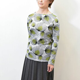 プリント カットソー ボタニカル 柄 きれいめ レディース 一枚で着れる 柄物 長袖 ミディアム 丈 ボートネック 着やすい 秋 冬カットソー ポリエステル トップス 旅行 お出かけ 上品 上質 おしゃれ エレガント ミセス 40代 50代 60代 70代 シニア グレー 灰 11号 【 NEW 】