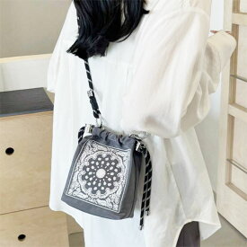 レディース ショルダーバッグ 斜め掛け 巾着バッグ ハンドバッグ 刺繍柄 韓流雑貨 ポポ 大阪鶴橋 コリアンタウン sb008