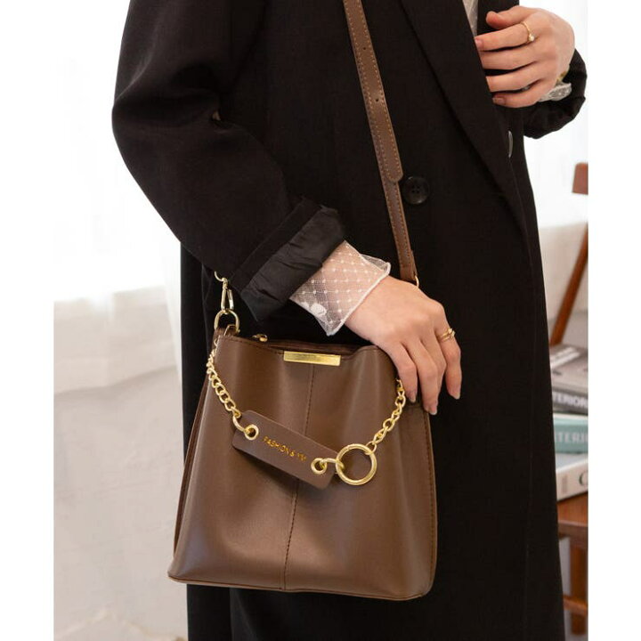 楽天市場】チェーンチャーム付 フェイクレザー ショルダーBAG : SHOPLIST
