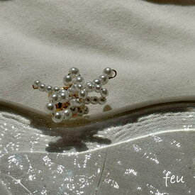 feu パールイヤーカフ　樹脂パール　片耳　落ちずらい　ニュアンス　イヤカフ　パーティ—　オケージョン　目立つ　オシャレ　トレンド　パーティ—　ギフト　春夏秋冬　韓国ファッション　レディース通販　2023年新作 アクセサリー