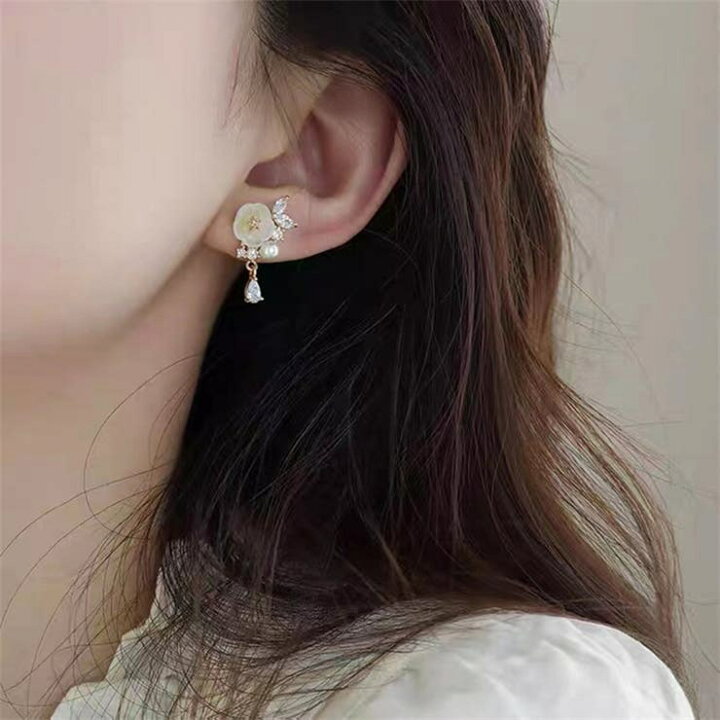 楽天市場】揺れる ピアス 花 パール ラインストーン 可愛い イヤリング 