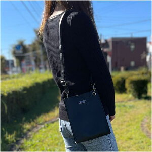 BACKYARD FAMILY REGiSTA Square Box Shoulder Bag �o�b�O�E��
