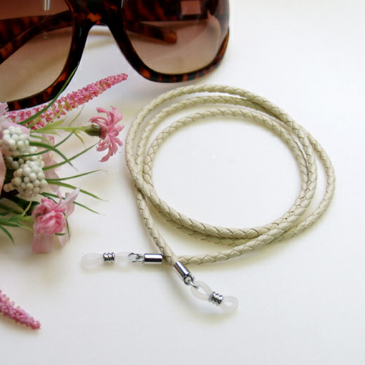 楽天市場 四つ編み レザー調 合皮 めがねコード グラスコード メガネチェーン シンプル 眼鏡 チェーン 男性用 メンズ 老眼鏡 サングラス 軽量 母 父 敬老 マスクチェーン マスク紐 マスクストラップ マスクコード エコレザー ホワイトデー ギフトに プレゼントに