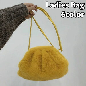 【3点15%offクーポン配布中! ショルダーバッグ 肩掛け 斜め掛け レディース 女性 鞄 カバン フェイクファー もこもこ ふわふわ シンプル お洒落 お出かけ 普段使い 婦人