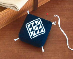 刺繍 刺しゅうキット オリムパス こぎん刺し こぎん9 ピンクッション(紺) 【メール便可】 | 刺し子 キット 刺繍キット おしゃれ 手芸 手芸キット こぎんキット 手作りキット 手芸用品 ハン