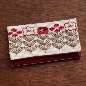 刺繍 キット COSMO（ルシアン） 地刺しキット カードケース 赤い花のサンプラー 【メール便可】