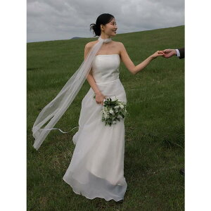 ウェディングドレス オーガンジー ベアトップ 無地 シンプル Aライン 二次会 結婚式 披露宴 前撮り 発表会 花嫁 ウエディングドレス ホワイト ブラック