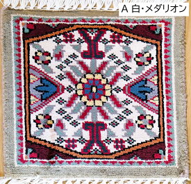 手織り絨毯 インド シルク30x30cm おしゃれ かわいい ハンドメイド インド雑貨 アジア雑貨 伝統工芸 ジャイプール インド土産 インテリア 生活雑貨 ラグ マット カーペット ギャッベ 座布団