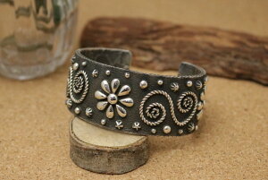 CfBAWG[Eioz@Ernest Rangel(A[lXgEQ)@ԂⓂ͗l@gDt@LXgoO