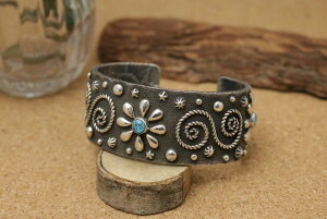 CfBAWG[Eioz@Ernest Rangel(A[lXgEQ)@^[RCYtEԂⓂ͗l@gDt@LXgoO