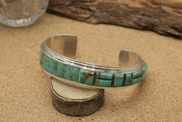 楽天市場 インディアンジュエリー ナバホ族 グリーンターコイズの変則インレイ バングル インディアンジュエリー Silver501 楽天市場 インディアンジュエリー ナバホ族 グリーンターコイズの変則インレイ バングル インディアンジュエリー Silver501