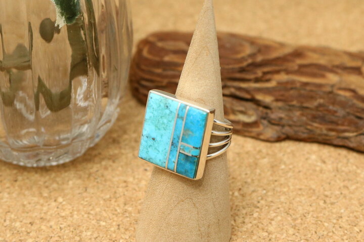 楽天市場 インディアンジュエリー ナバホ族 Harold Smith ハロルド スミス スクエア型 ターコイズ コンテンポラリー インレイリング 13号 インディアンジュエリー Silver501 楽天市場 インディアンジュエリー ナバホ族 Harold Smith ハロルド スミス スクエア型 ターコイズ コンテンポラリー インレイリング 13号 インディアンジュエリー Silver501