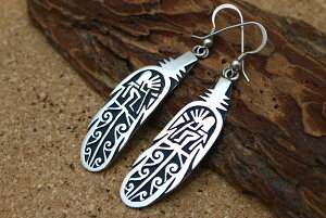 CfBAWG[Ezs Cyrus JosytewaiTCXEWXBej@RRyƃtFU[EԂ牺sAX