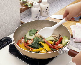 シリコン キッチン スプーン 日本製 シリコーン フライパン料理 混ぜる耐熱 便利 万能 ヘラ とりわけ盛付け