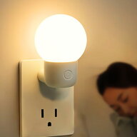 ナイトライト 授乳ライト ベッドサイドランプ コンセントタイプ 省エネ 豆電球常夜灯 工事不要 壁掛け照…