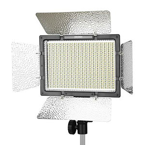 Yongnuo YN-900 LED�r�f�I���C�g900����LED�𓋍� �J����&�r�f�I�J�����p (AC�d���A�_�v�^�[�t��, 5500K�̂�)