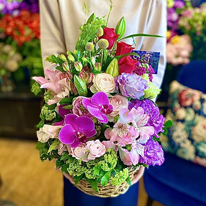 楽天市場 あす楽12時まで スタンダードフラワーアレンジメント Mサイズ 季節の花 生花アレンジ 花 ギフト おしゃれ 誕生日 プレゼント 女性 母 祖母 花 お祝い フラワーギフト お花 結婚記念日 妻 お見舞い 快気祝い 退職祝い 男性 送別会 開店 かっこいい Sissi