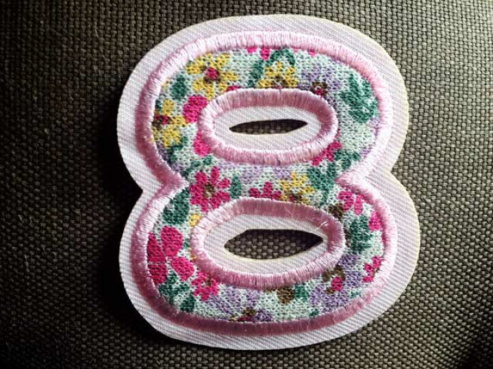 楽天市場 在庫処分セール 数字ワッペン 花柄 大サイズ 丸細丸 刺繍家族