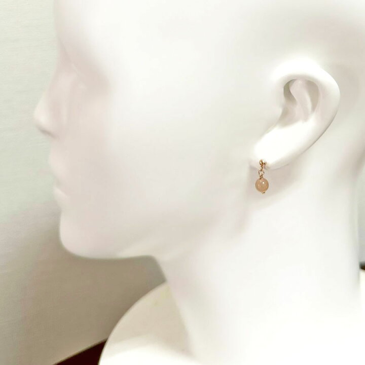 楽天市場】ピーチムーンストーン 6mmピアス (イヤリングに変更可 