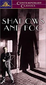 【中古】【輸入品・未使用】Shadows and Fog [VHS]